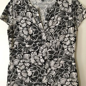 Black and white cap sleeve top.